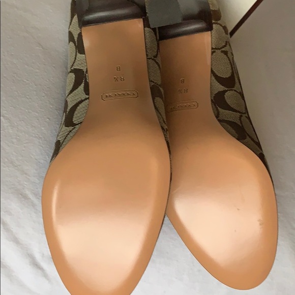 Shoes - Picture 2 of 4